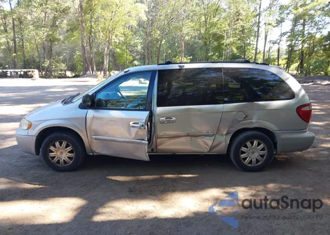 2006 Chrysler Town & Country Touring z USA, uszkodzony, nr VIN 2A4GP54L36R911377